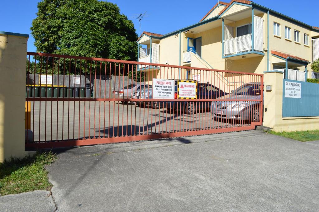 Tottenham Court Motel